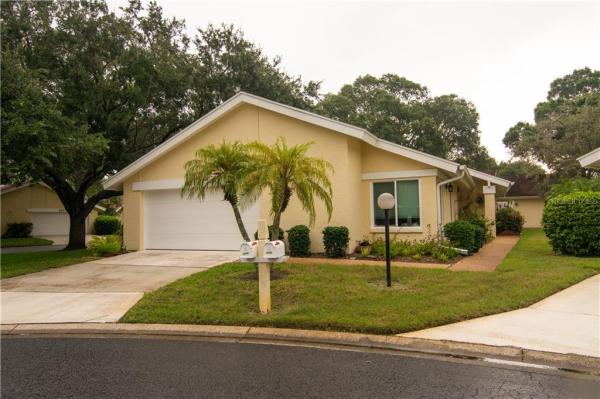 KNOLLS THE, BENT TREE