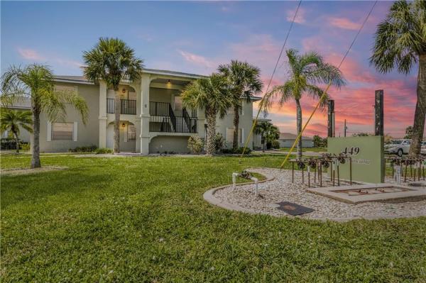 MEADOWS PUNTA GORDA BLDG 02