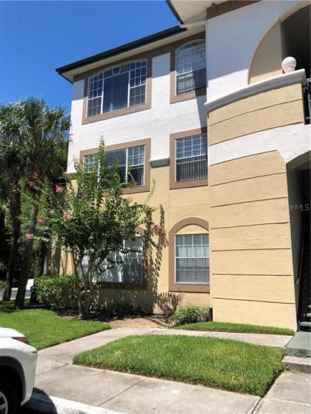 JADE AT TAMPA PALMS A CONDOMIN