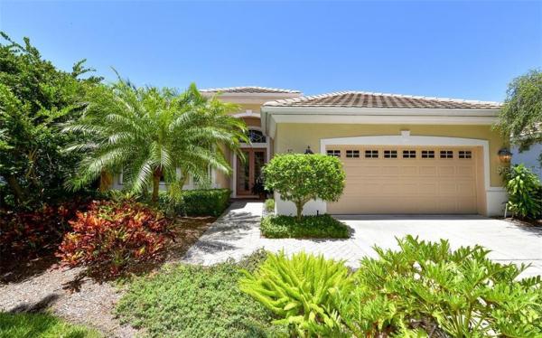 BISHOPS COURT AT OAKS PRESERVE