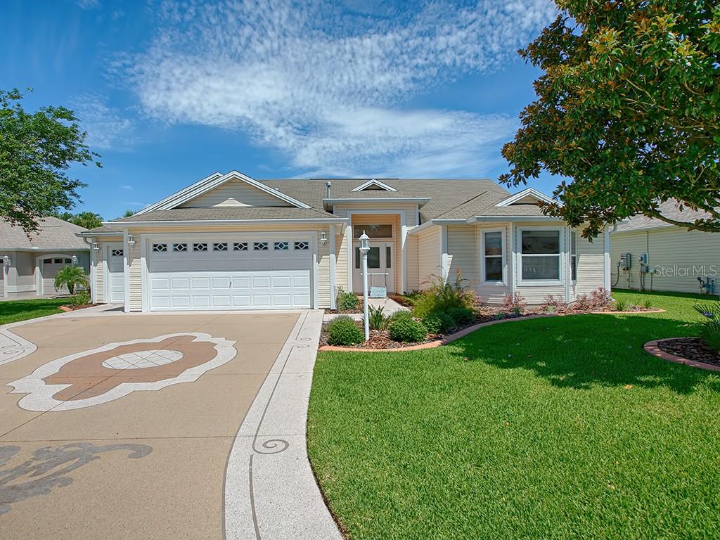 THE VILLAGES - фото