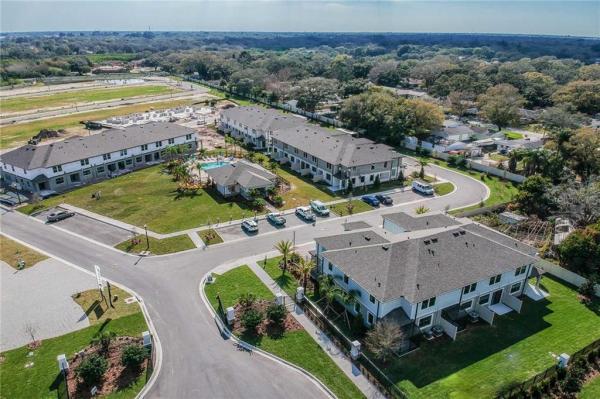 TOWNS AT BELLEAIR GROVE