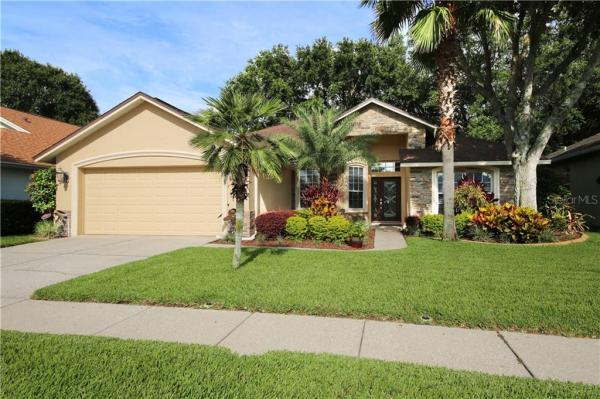 RIVER HILLS COUNTRY CLUB