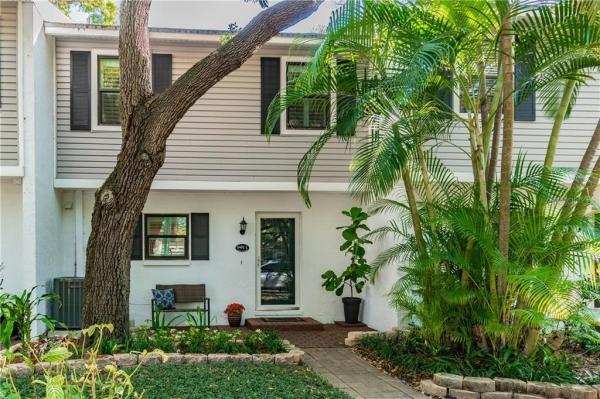 PARK BAYSHORE CONDO PH 02