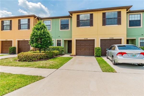 EDGEWATER AT LAKE BRANDON