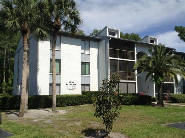 PINE RIDGE AT LAKE TARPON VILLAGE