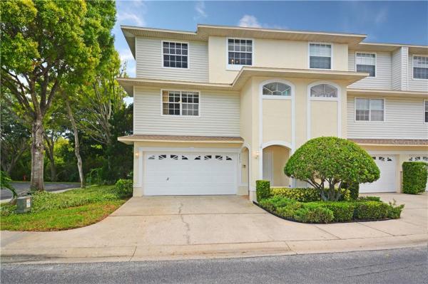 TOWNHOMES OF PARK PLACE