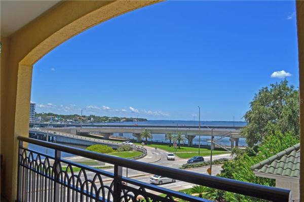 345 BAYSHORE CONDOMINIUMS