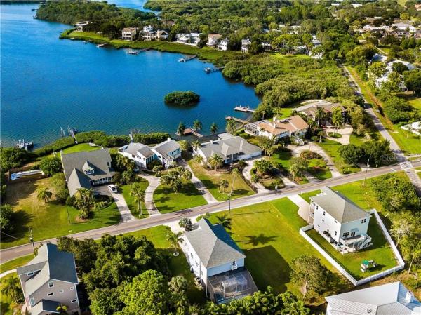 INDIAN BLUFF ESTATES