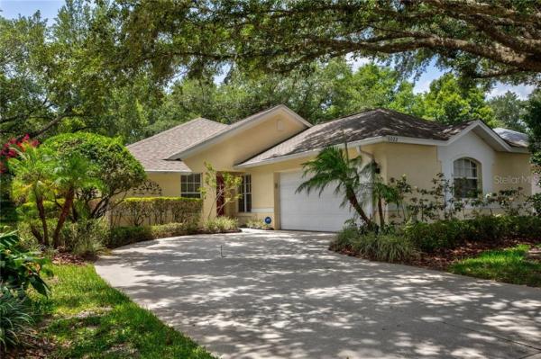 MOUNT DORA COUNTRY CLUB MOUNT DORA PH 02-1