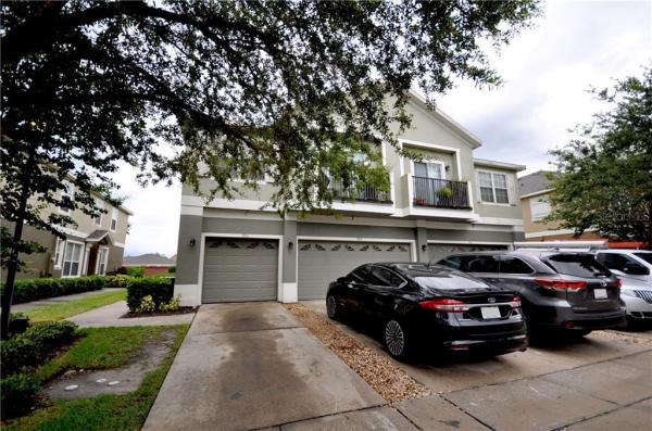 VILLAS AT ESTANCIA CONDO