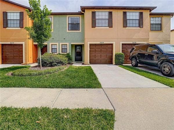 EDGEWATER AT LAKE BRANDON