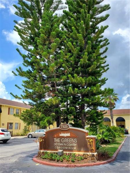 THE GREENS OF TOWNN COUNTRY