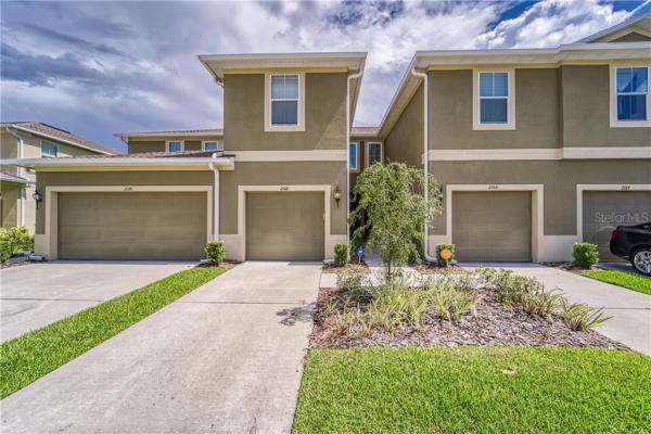 BROADWAY CENTRE TWNHMS