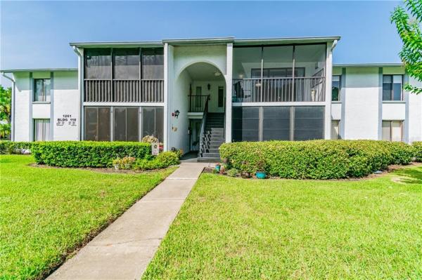 PINE RIDGE AT LAKE TARPON VILLAGE