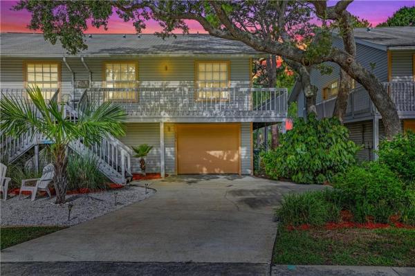 SHERWOOD LAKES CONDO