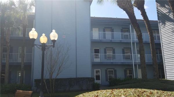 COUNTRY LAKES I CONDO