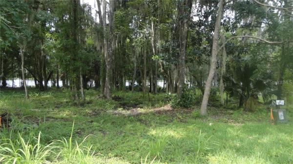 QUAIL HOLLOW ON RIVER