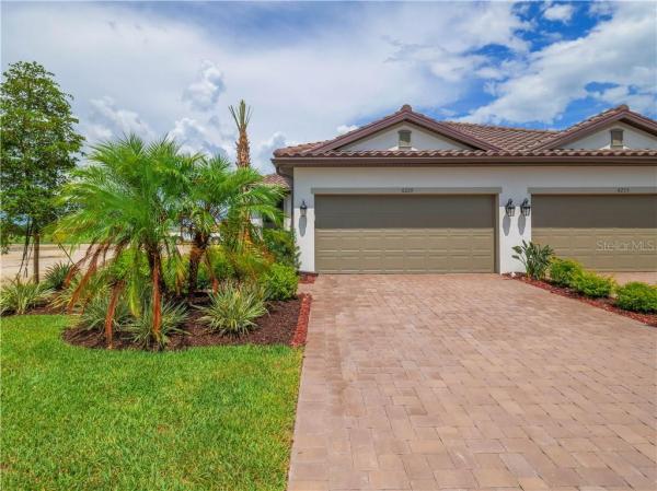 ESPLANADE AT THE HEIGHTS