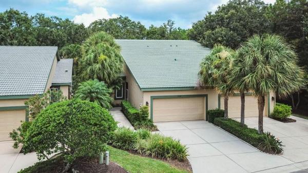 ROSEDALE 8 WESTBURY LAKES