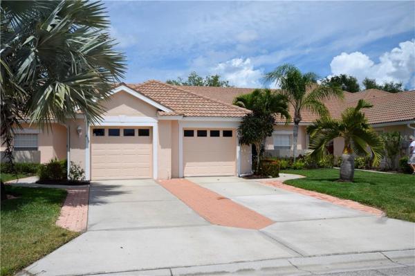 PELICAN POINTE GOLF & COUNTRY CLUB