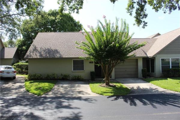 CHATEAUX WOODS CONDO