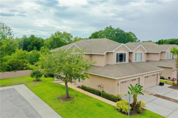 TOWNHOMES AT PARKSIDE