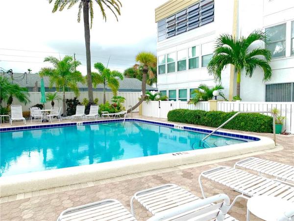 PENTHOUSE SHORES CONDO