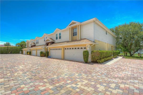 ESTANCIA PLACE TWNHMS