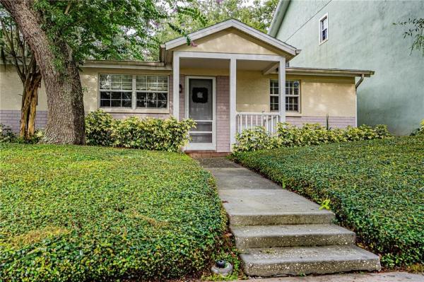 FIFTH AVE VILLAS & TWNHMS