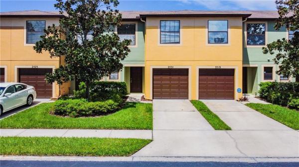 EDGEWATER AT LAKE BRANDON