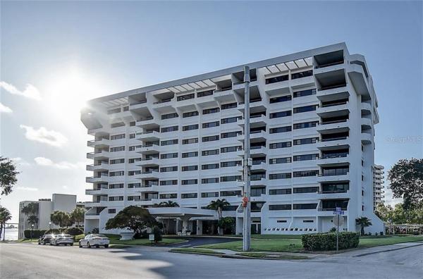 HARBOR OAKS PLACE CONDO