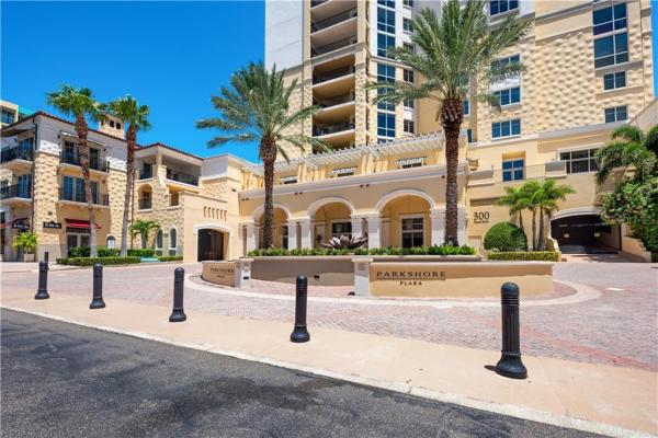 PARKSHORE PLAZA CONDO