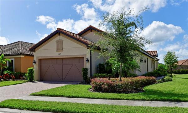 ARTISAN LAKES ESPLANADE PH II