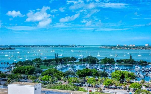 1350 MAIN RESIDENTIAL