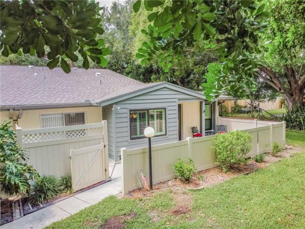 COURTYARD SQUARE CONDO