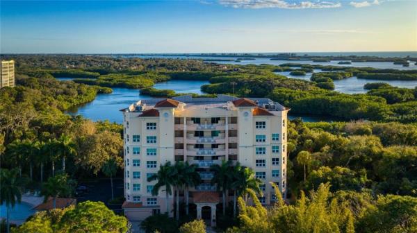 MERIDIAN AT THE OAKS PRESERVE