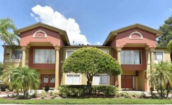 OXFORD SQUARE CONDOMINIUM