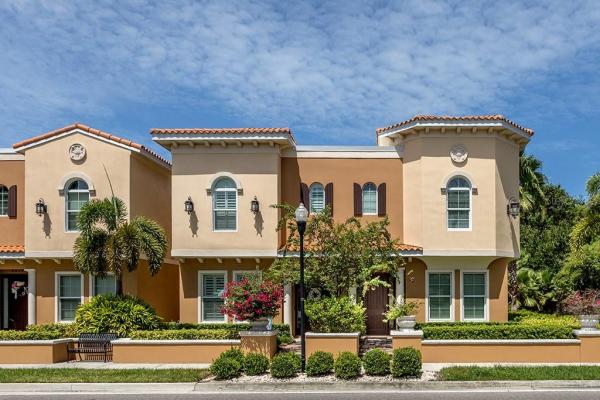 WAVERLY COURT YARD VILLAS TOWN