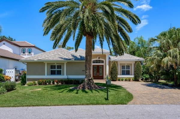 BISHOPS COURT AT OAKS PRESERVE