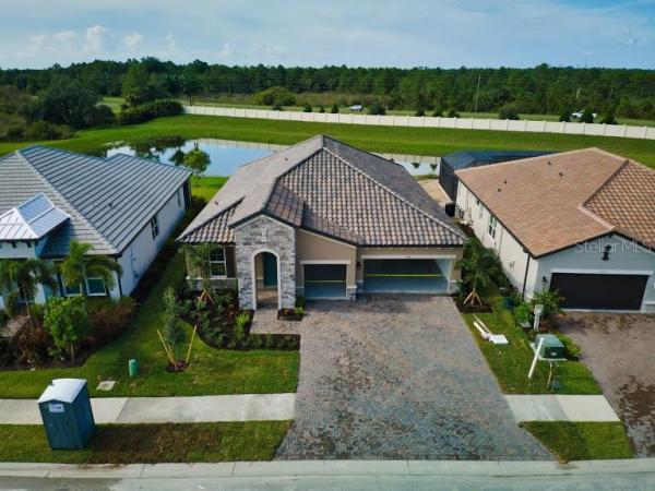 OASIS AT WEST VILLAGES