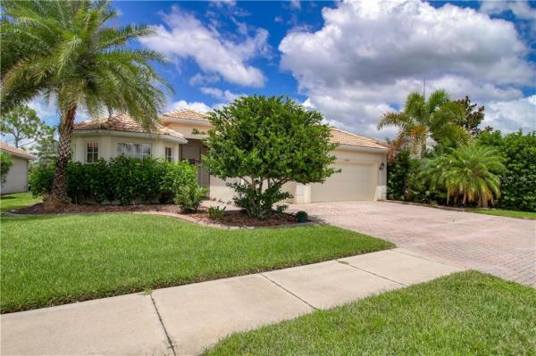 STONEYBROOK AT VENICE