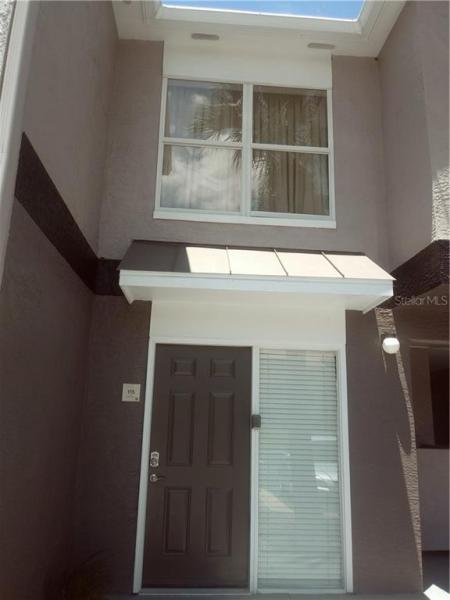 PARKWAY PALMS RSRT MAINGATE