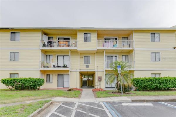 COUNTRY WALK AT ALTAMONTE SPGS A CONDO