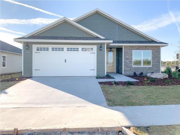 GRAND OAKS AT TOWER PHASE