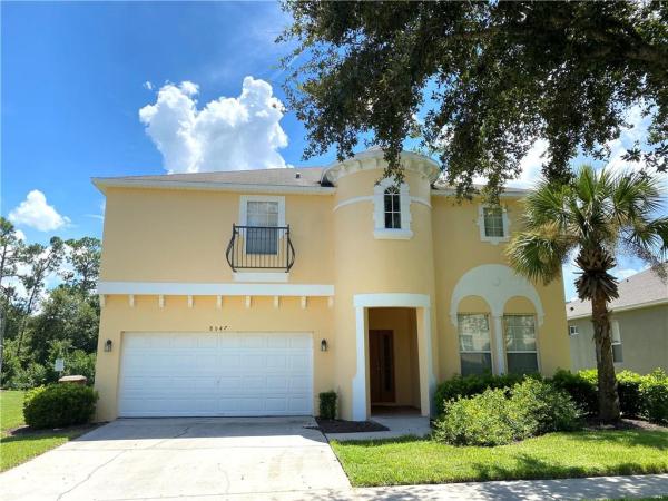 EMERALD ISLAND RESORT