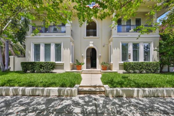 THE TERRACES OF OLD HYDE PARK