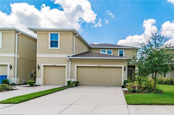 BROADWAY CENTRE TWNHMS