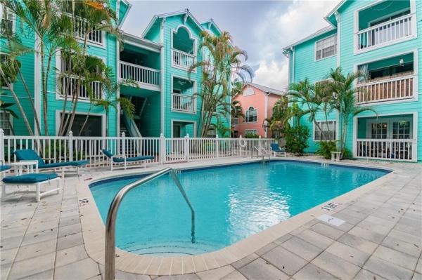 MALLORY SQUARE A CONDO