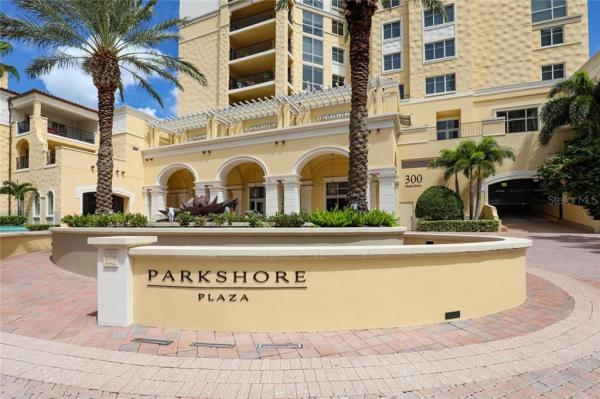 PARKSHORE PLAZA CONDO